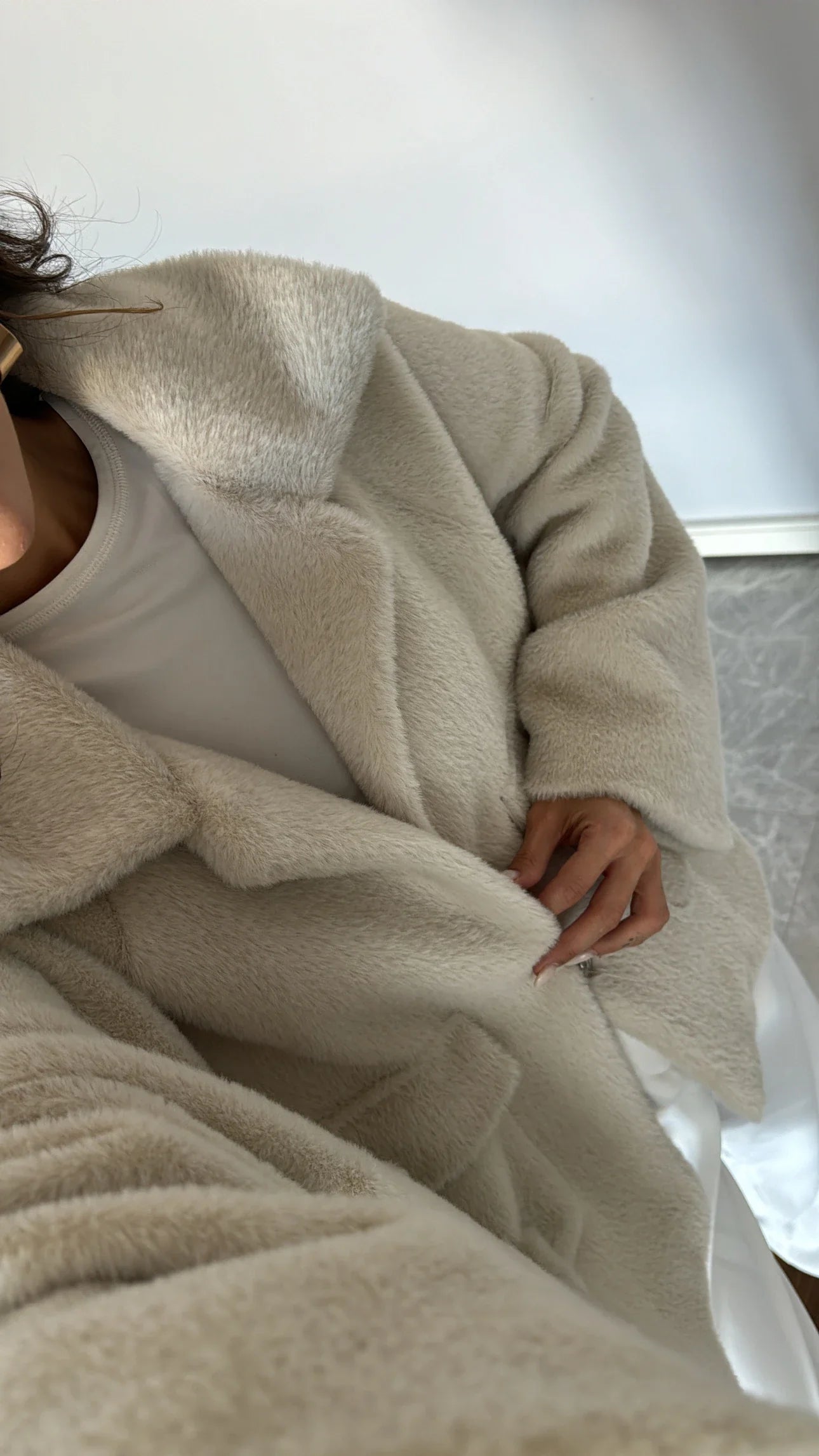 EMMA WU SELECTION Abrigo de felpa de manga larga con solapa suelta y botonadura sencilla para invierno, chaqueta corta de felpa para mujer