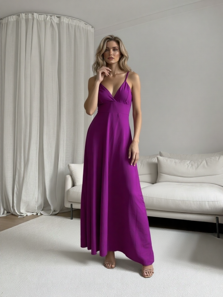VESTIDO LARGO ELÁSTICO BRILLANTE  Este vestido largo de Emma Wu Design 6241 es perfecto para ocasiones especiales. Su diseño elegante y brillante lo hace ideal para eventos festivos. La composición del material es 85% poliéster y 15% elastano
