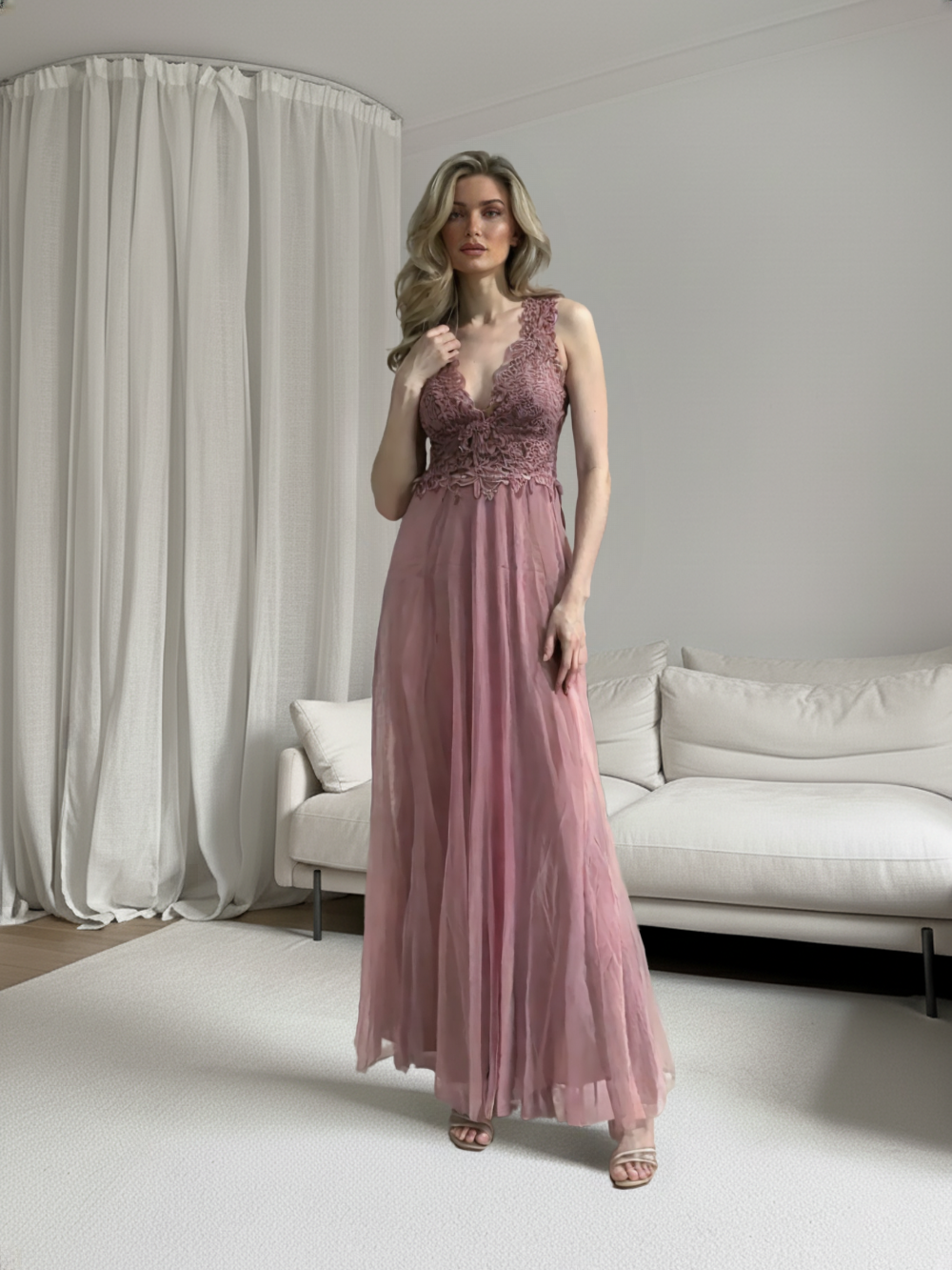 Emma Wu Design Vestido Largo 8657 en Gasà Elegante y Sencilla con Diseño de Cuello Profundo para Mujer