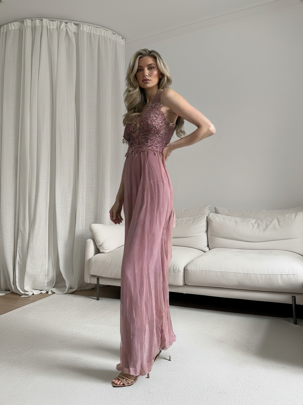 Emma Wu Design Vestido Largo 8657 en Gasà Elegante y Sencilla con Diseño de Cuello Profundo para Mujer